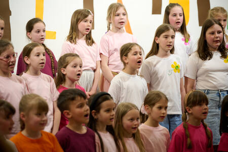 071_revija otroških zborov I.dan 26